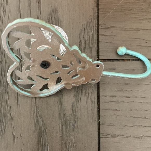 Green Heart Robe Hook - Picture 2 of 3